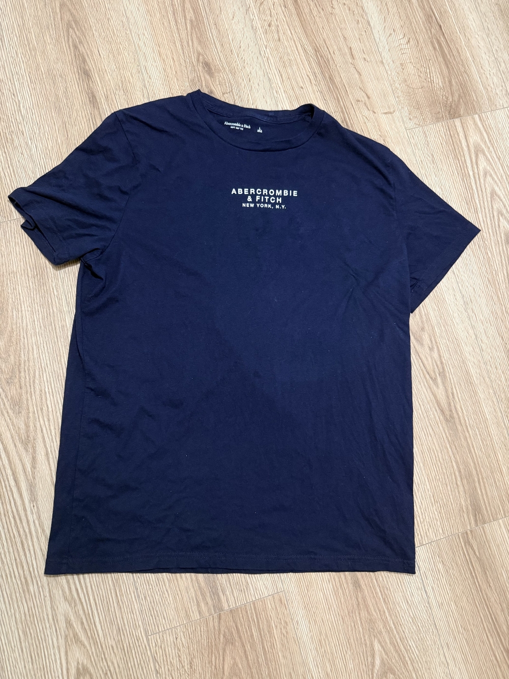 Abercrombie & Fitch Men's Navy Logo Tee - Small Chest Print